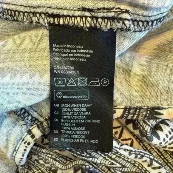 ๐6/$60, H&M Onesie Shorts, Abstract Pattern, Black, White, Pockets, Size 6 - Picture 6 of 6